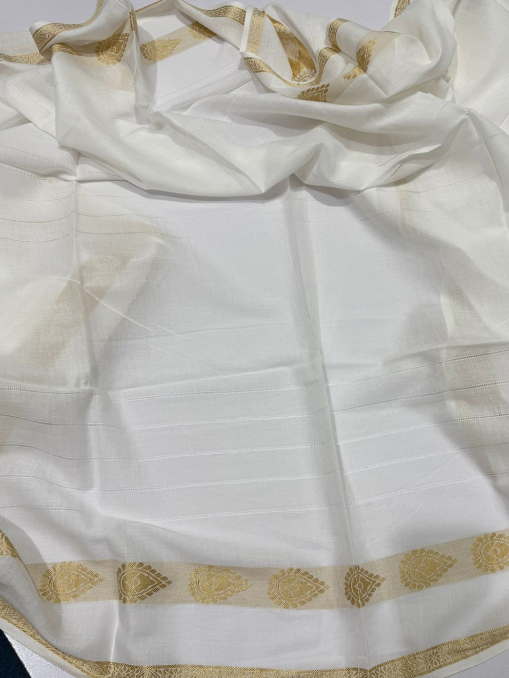 PURE LAWN GOLDEN LINE BORDER JAQUARD TARKASHI SHAWL