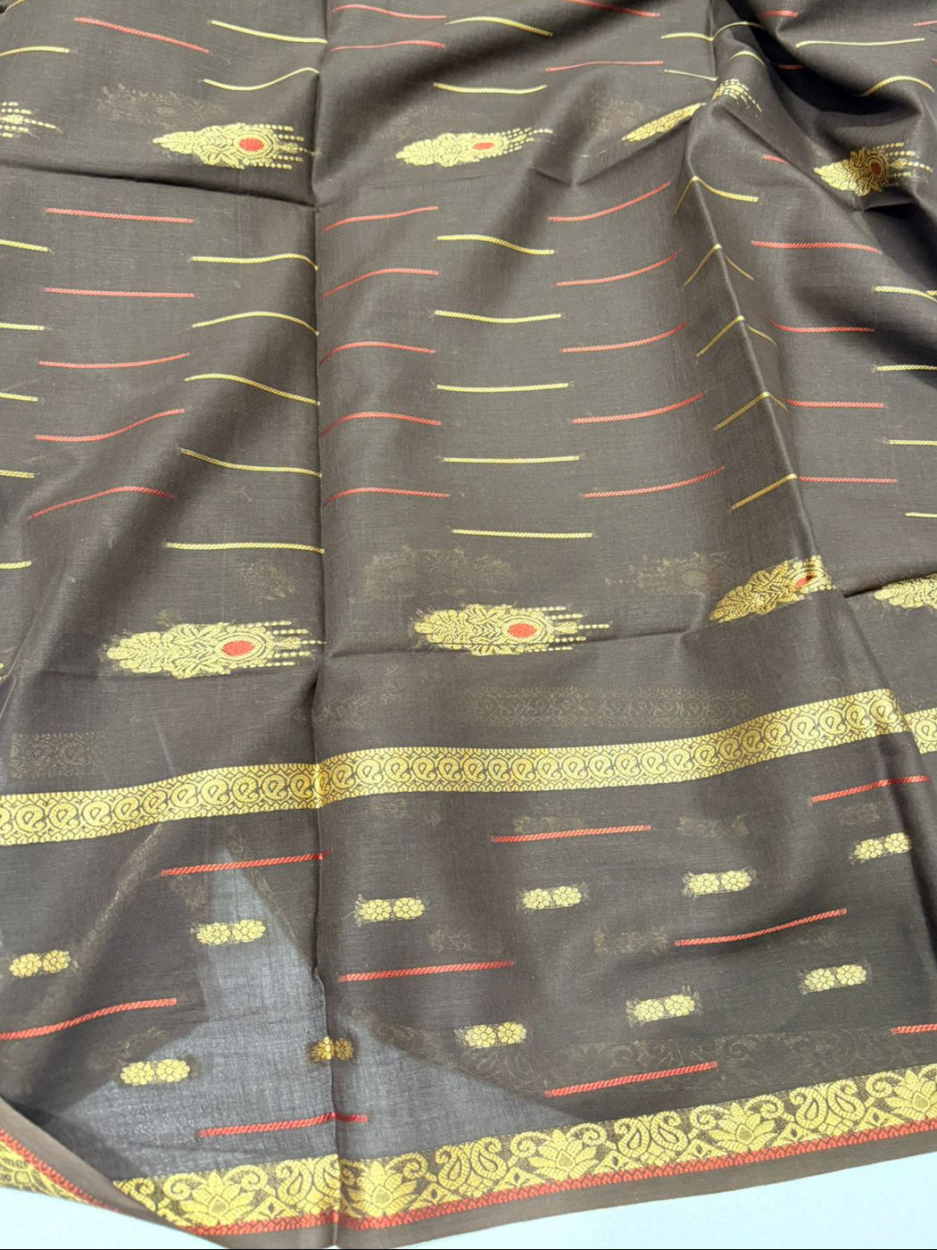PURE LAWN GOLDEN LINE BORDER JAQUARD TARKASHI SHAWL