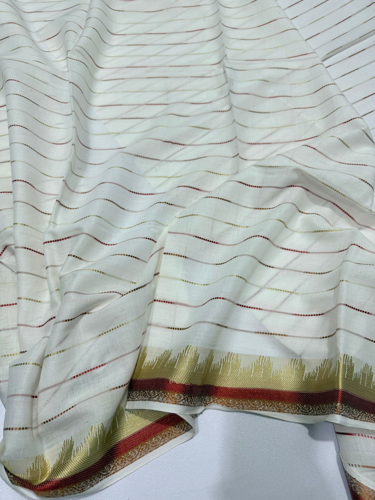 PURE LAWN GOLDEN LINE BORDER JAQUARD TARKASHI SHAWL
